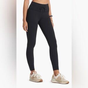 NWT Vuori Daily Legging in Black size Medium